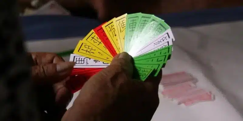 Tìm hiểu về bài Tứ Sắc